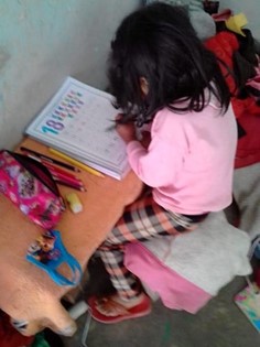 Cochabamba, Bolivia – skoleutstyr og uniformer